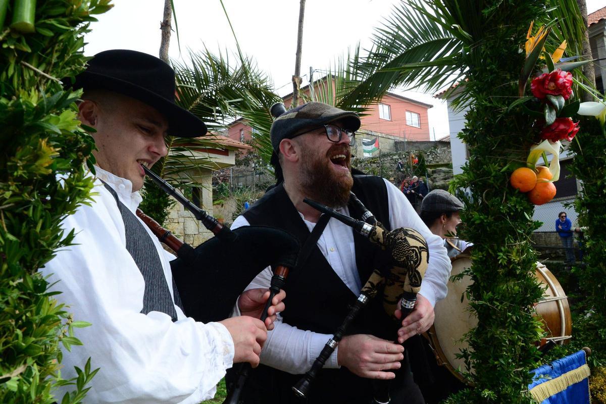 Colorido en el Martes de Entroido en O Hío