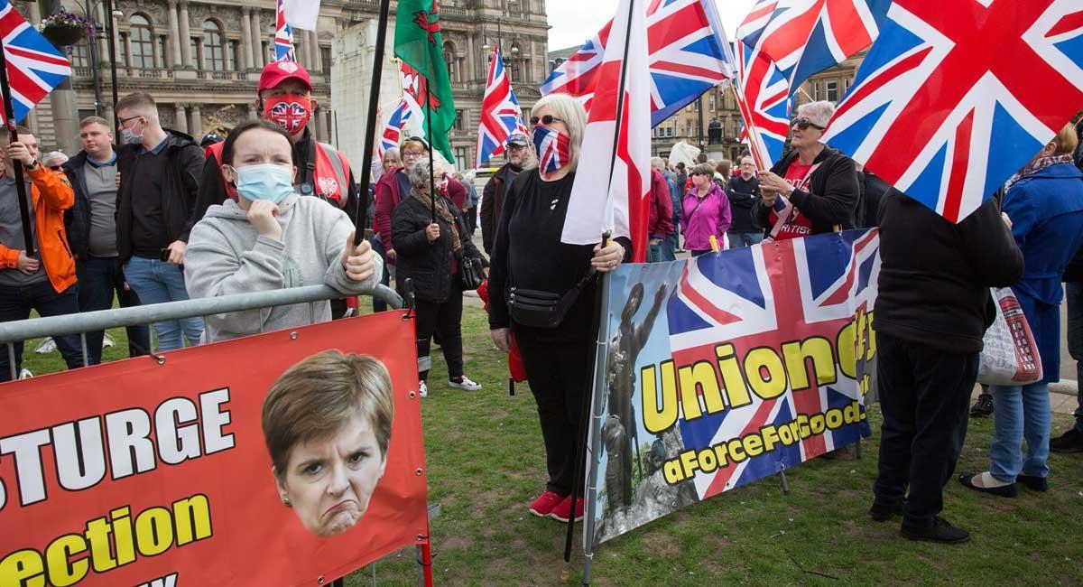 Manifestantes contrarios a la independencia de Escocia, en un acto reciente.