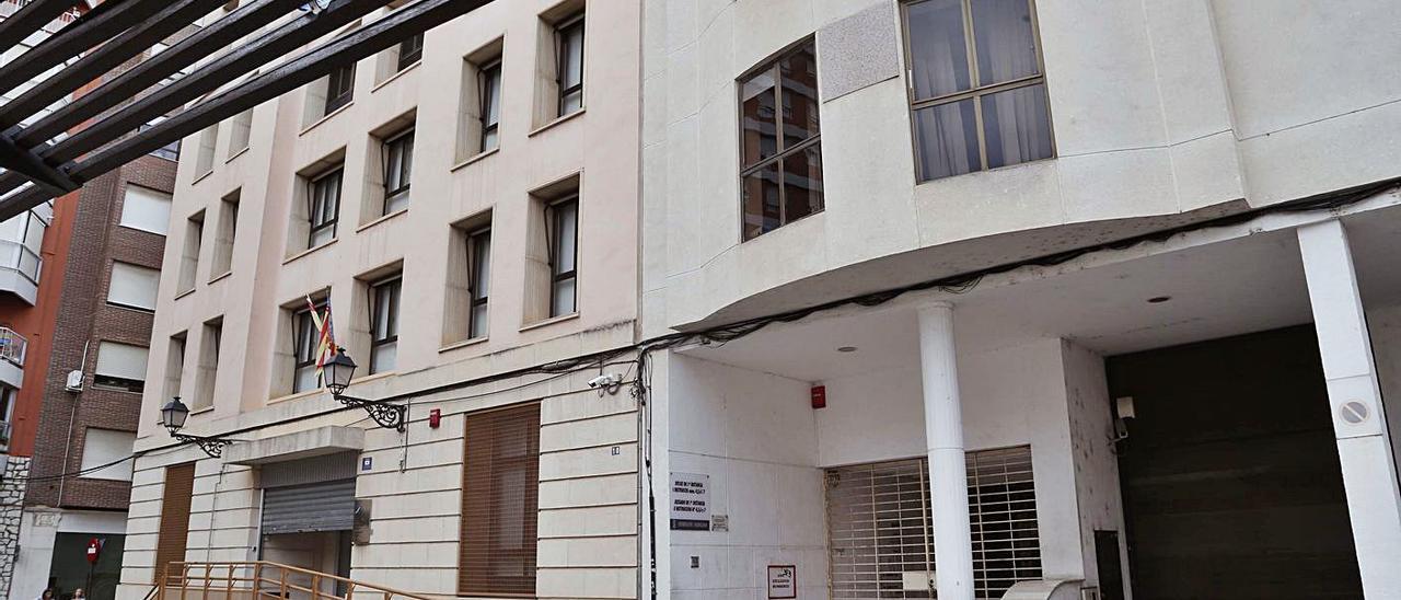 Fachada del edificio que acoge el juzgado de instrucción nº 4 en la Plaça del Sufragi. | L-EMV