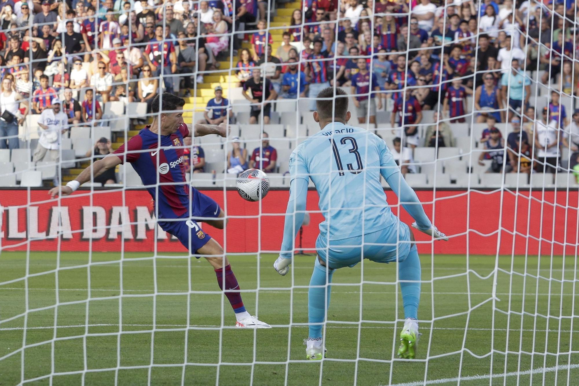 Les millors imatges del debut del Barça al Lluís Companys en el Trofeu Joan Gamper