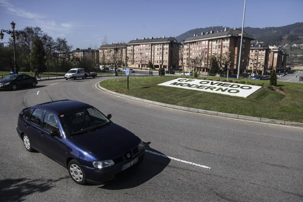 Inauguración de una nueva rotonda en honor al Oviedo Moderno