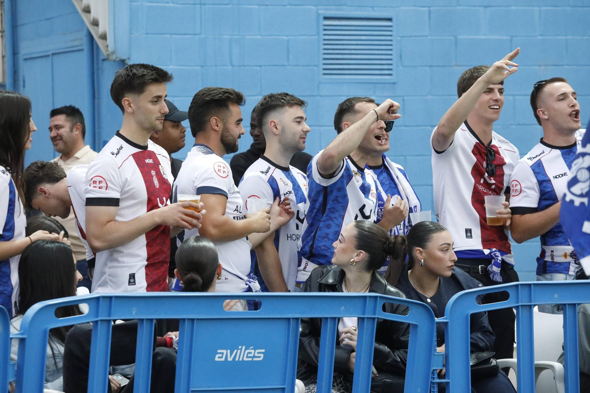 EN IMÁGENES: La final por el ascenso entre Avilés y Rayo Majadahonda vivida en el Suárez Puerta
