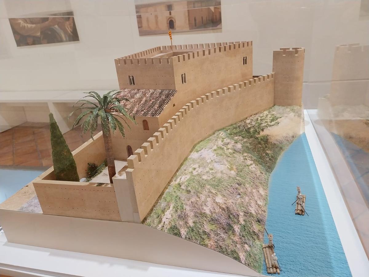 Maqueta de la Casa Real en una perspectiva desde el río.