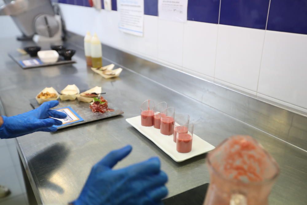 Pablo González-Conejero pone las tapas en el hospital Los Arcos