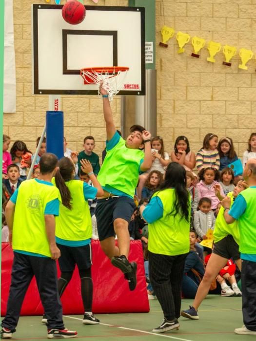 El colegio Amor de Dios y del Club Polideportivo Aspanaex fomentan el deporte inclusivo