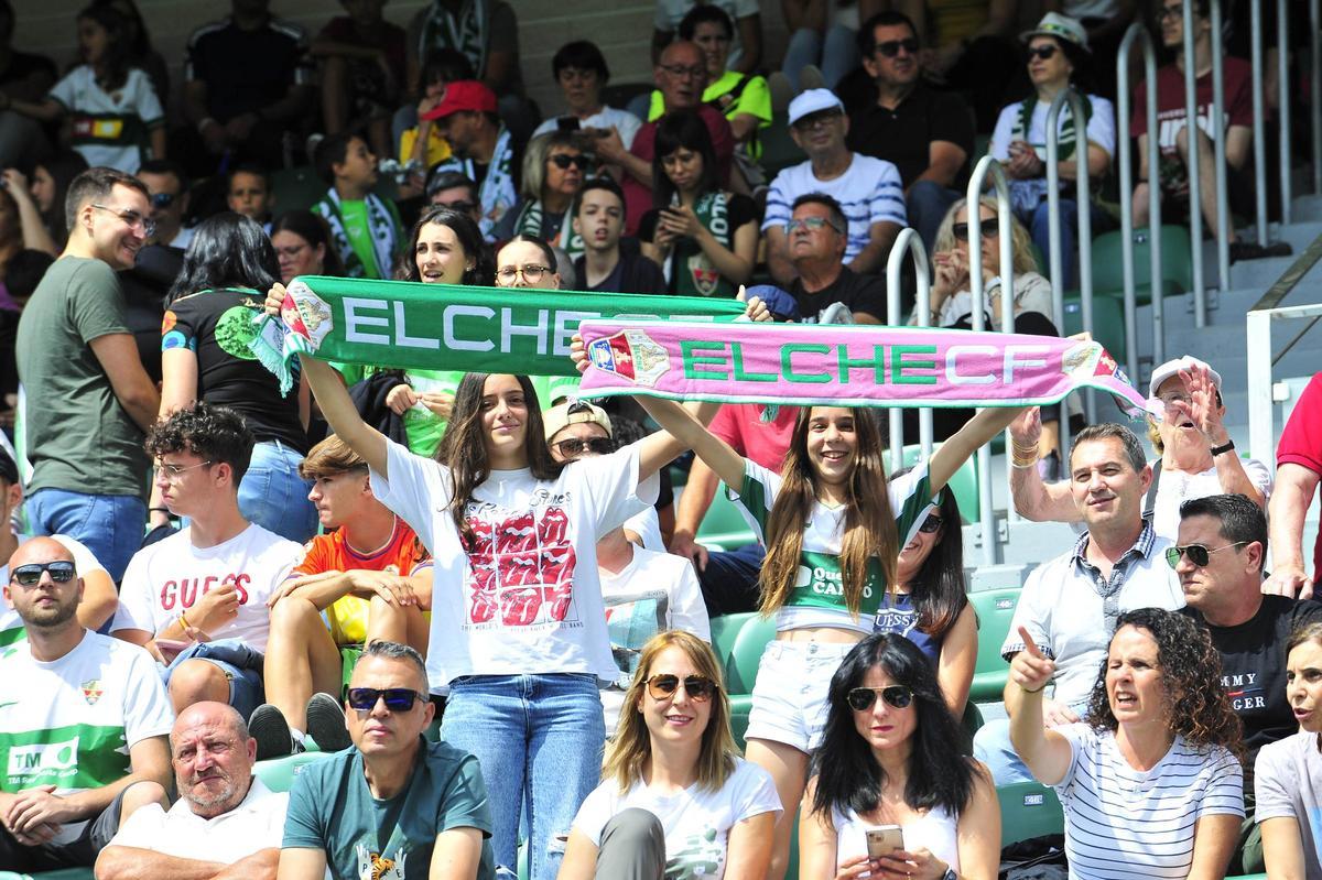 El Elche Femenino celebra su ascenso a Segunda RFEF jugando en el ...
