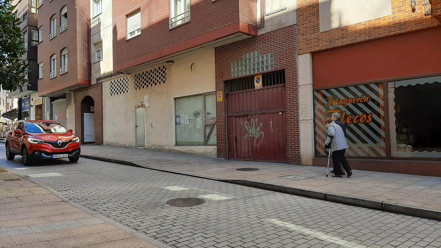 Trágico suceso en la capital sierense: una vecina de la Pola fallece atropellada en la calle Celleruelo por el coche de una vecina