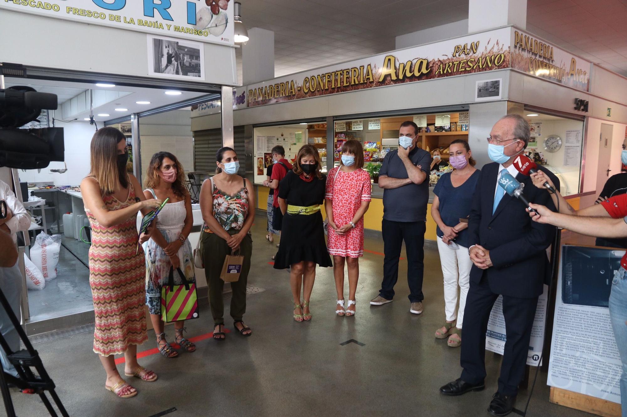 Exposición fotográfica de José Antonio Berrocal en el mercado del Carmen