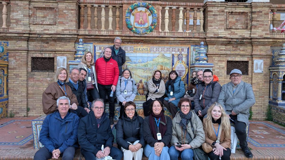 Los arquitectos no se resistieron a la foto turística inevitable cuando visitas Sevilla.