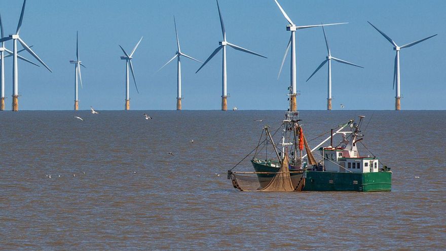 El sector pesquero se prepara ante la llegada de la eólica marina a Galicia