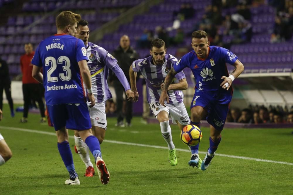 El partido entre el Valladolid y el Real Oviedo, en imágenes