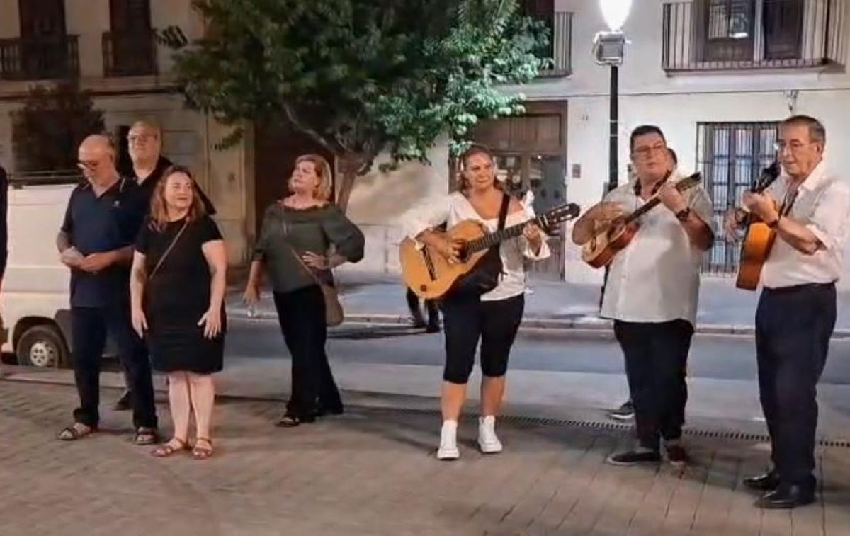 tatiana y Josep, Apa, cantando les albaes del año pasado.