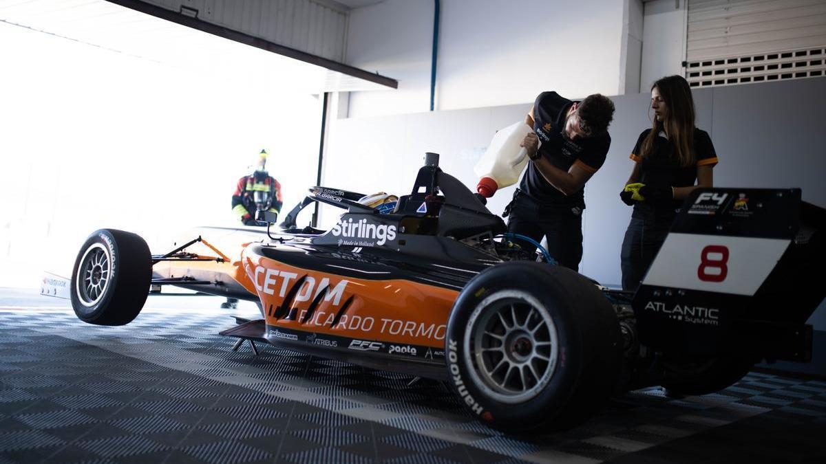 Uno de los coches del equipo Fórmula de Campeones