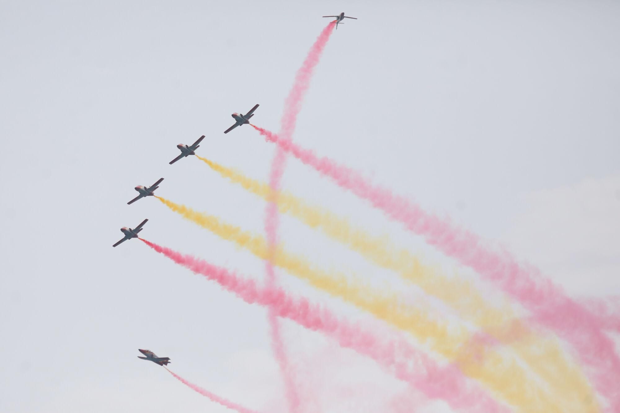 Festival aéreo ‘Aire 2025’, en el Centro Deportivo y Cultural del Ejército del Aire y del Espacio (C.D.S.C.M.E.A.) 'Fernández de Tudela', a 15 de junio de 2025, en San Javier, Región de Murcia (España). Este festival, que se celebra en conmemoración del 40º aniversario de la Patrulla Águila, reúne a las mejores patrullas acrobáticas de Europa, junto con otras aeronaves históricas y de actualidad del Ejército del Aire y del Espacio. 15 JUNIO 2025;FESTIVAL;AÉREO;AIRE;EXHIBICIÓN Edu Botella / Europa Press 15/06/2025. Edu Botella;