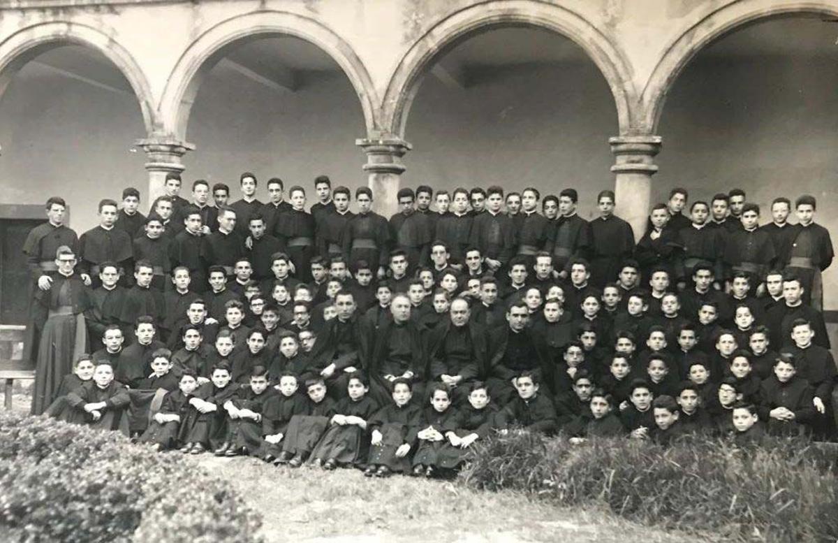 Primera promoción del Seminario Menor bajo la denominación «San Pelayo» en 1959