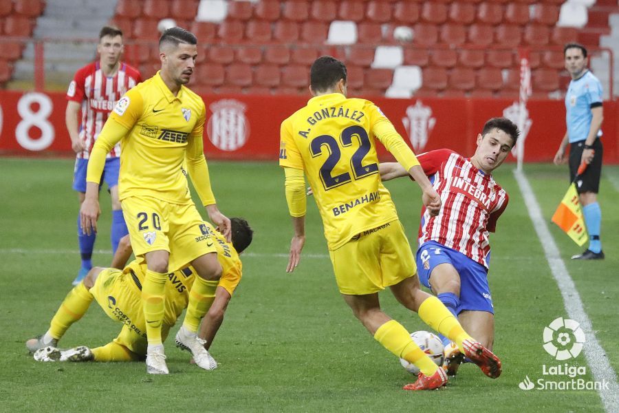 Partido de la Liga Smartbank entre el Sporting y el Málaga CF