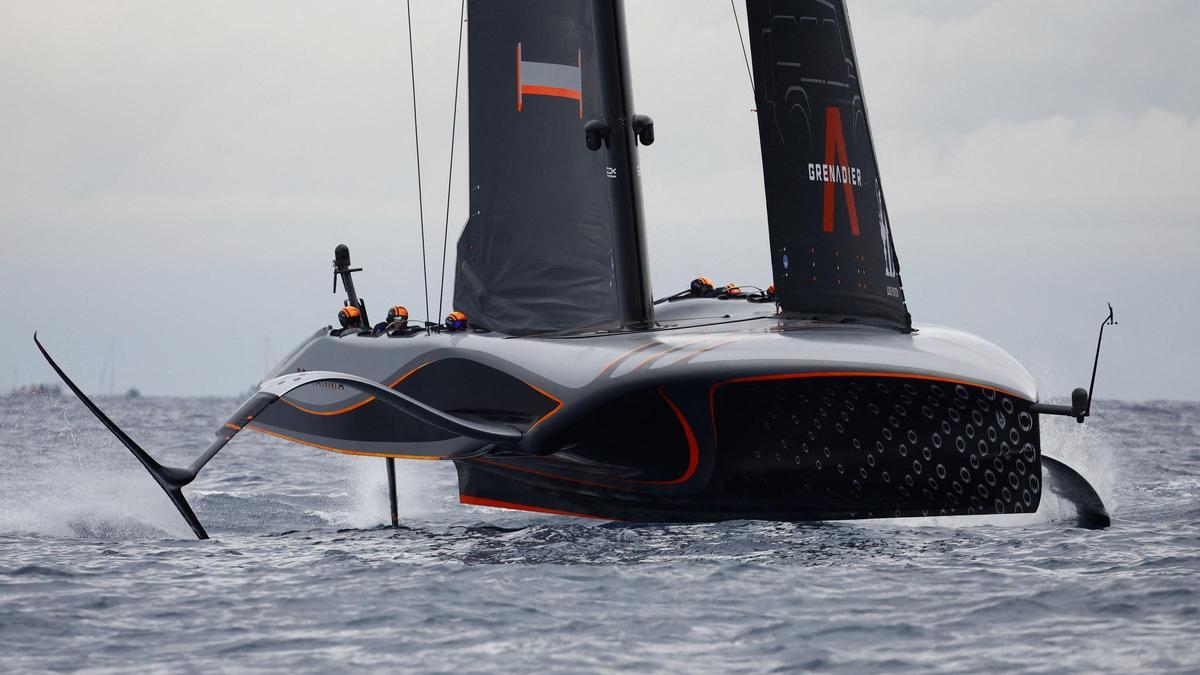 INEOS Britannia durante la séptima regata de la Copa América