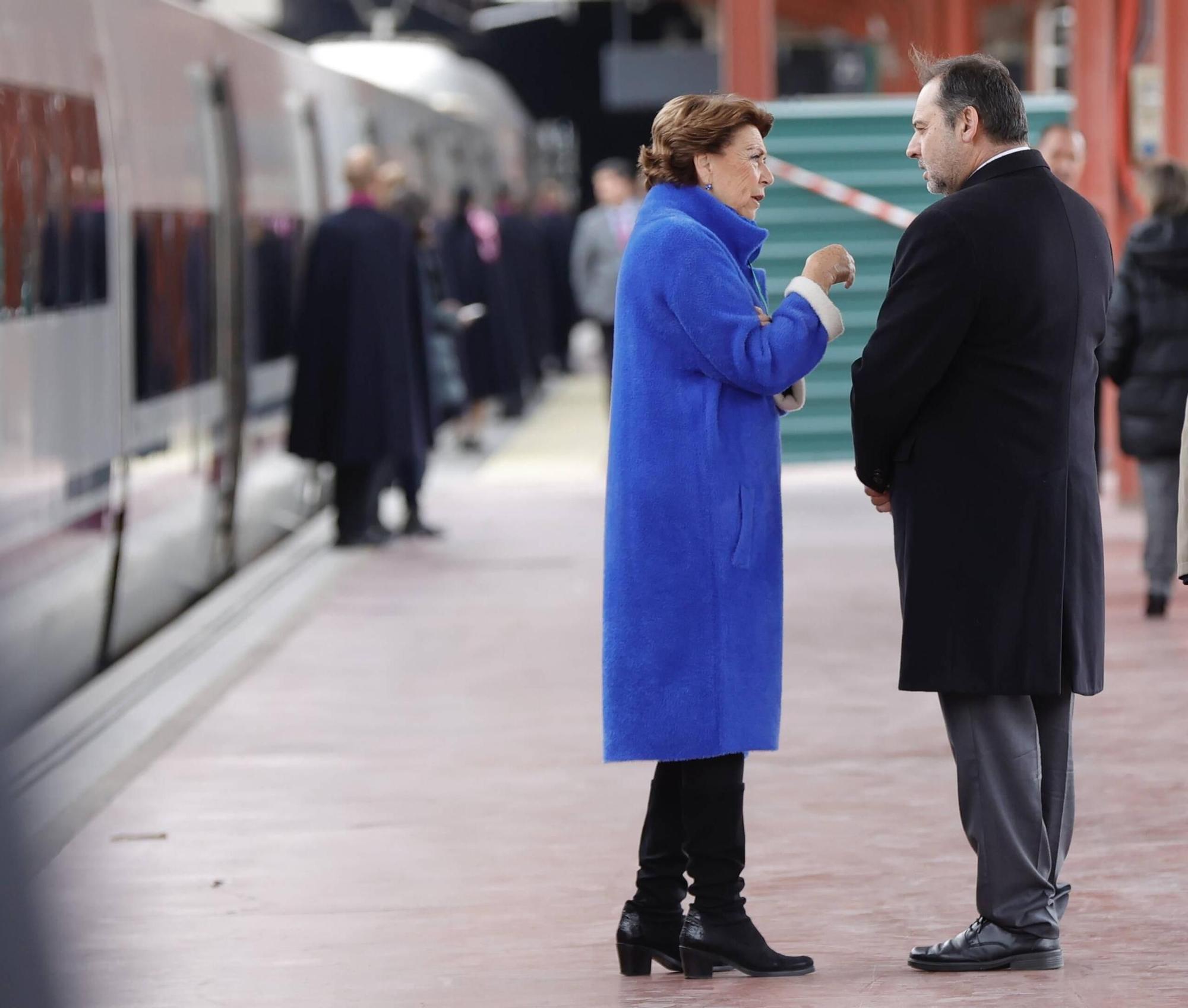 El AVE realiza su viaje inaugural de Madrid a Asturias