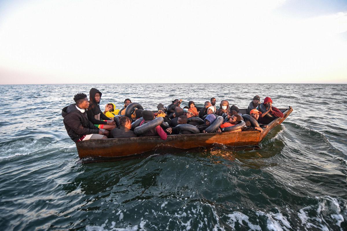 Rescate de migrantes subsaharianos frente a las costas de Sfax (Túnez)