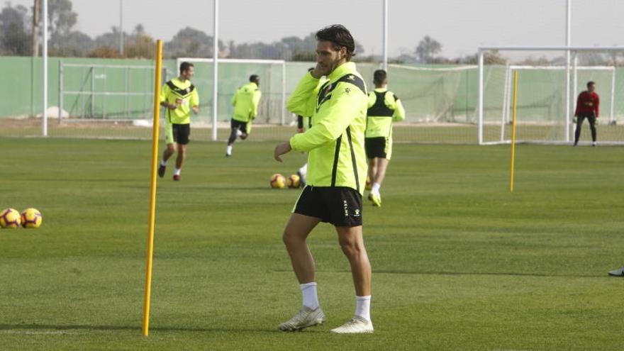 Juan Cruz, esta mañana, durante el entrenamiento en el campo anexo