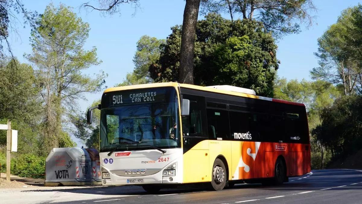 Un bus de Marfina, del grupo Moventis, en el Vallés