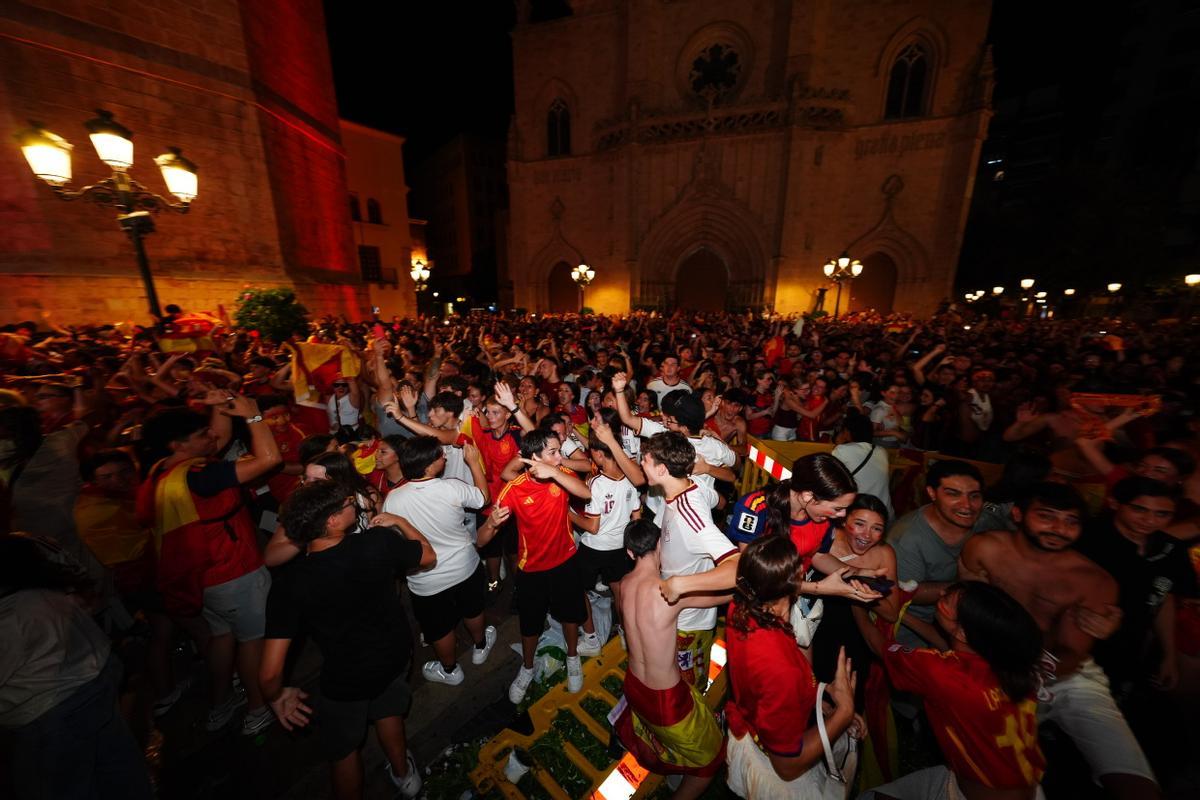 Galería: La provincia de Castellón se echa a las calles para festejar el segundo mundial de España