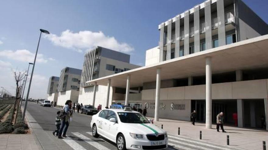 Una imagen de archivo del Hospital del Vinalopó, en el que falleció la niña el lunes