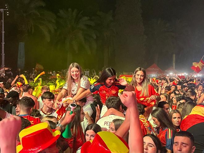 Fotogalería | Así se vive en la Alcazaba de Badajoz la final del Mundial 2026
