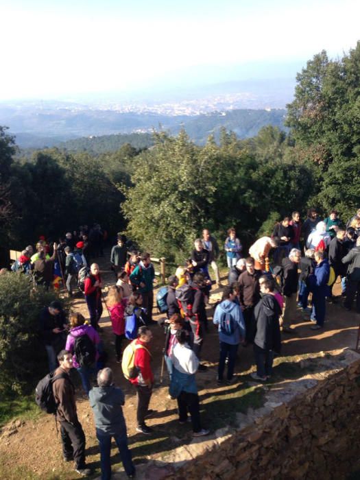 Marxes ciutadanes contra les maniobres de l'exèrcit a Girona i Celrà