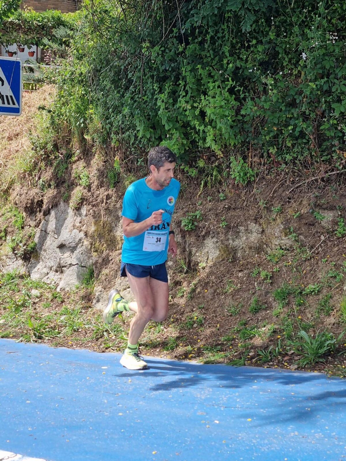 Corrieron en las inmediaciones del colegio por el Monte dos Remedios, conjugando deporte y naturaleza
