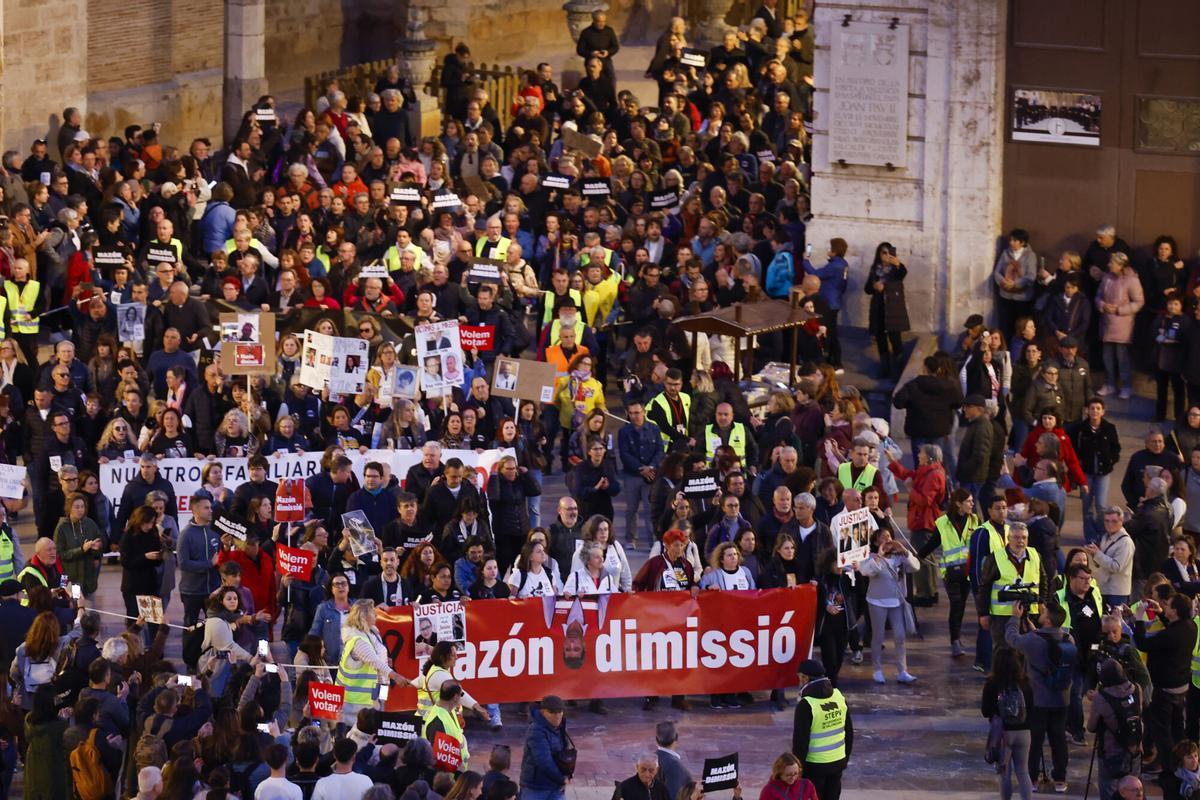 Las imágenes de la sexta manifestación en Valencia que exige la dimisión de Mazón por la DANA.