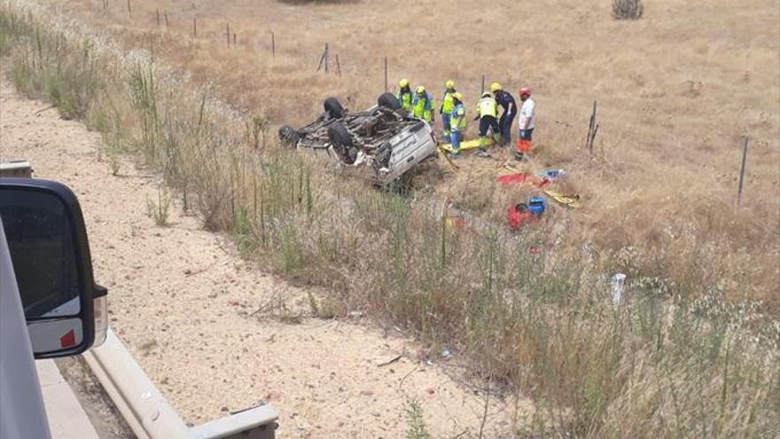 Un hombre muere y su hermano está grave tras sufrir un accidente