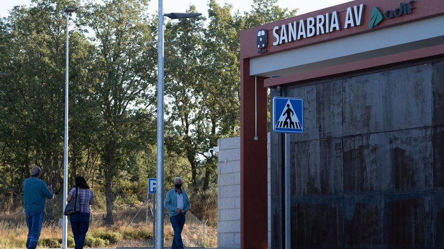 La Junta critica la &quot;falta de rigor&quot; de Renfe en las cifras del trayecto Madrid-Galicia