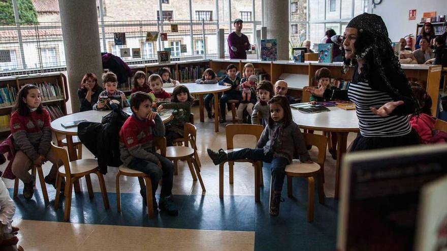 Animación a la lectura en la Bances Candamo