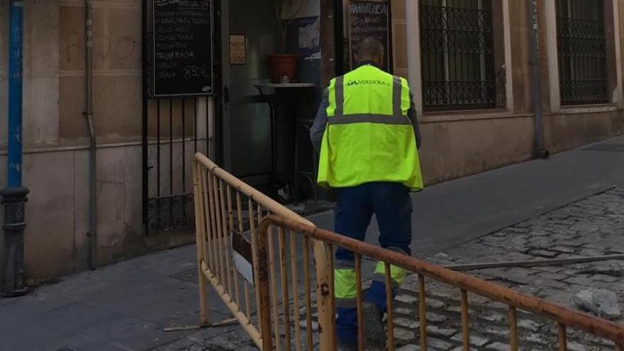 Nueva adecuación de los adoquines de las calles Mayor y Villavieja en el acceso a Santa María y al MACA