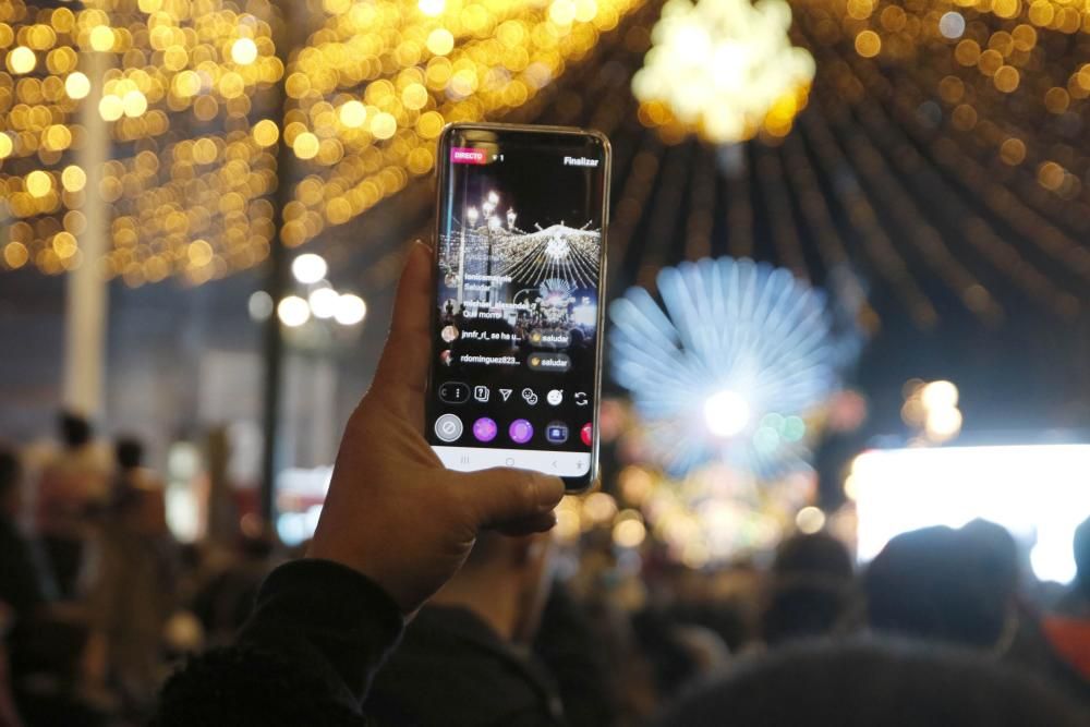 Ya es Navidad en Vigo: 10 milllones de luces para marcar una historia. // A. Villar | J. Lores | J. Álvarez | C. Delgado | M. Romero