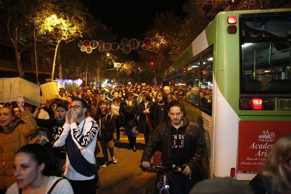 Miles de cordobeses protestan contra el fascismo