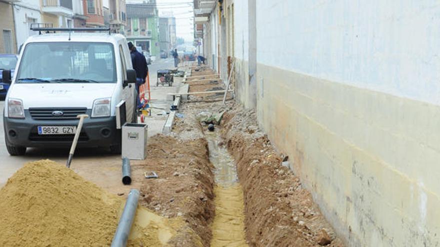 Carlet invertirá más de 250.000 €  en la renovación de la red de agua potable y reposición de aceras