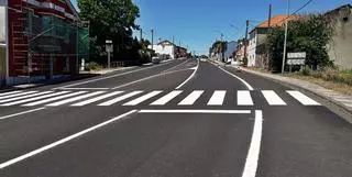 Fomento cambia otra vez la señalización en Cortiñán y sigue sin poner fecha a las rotondas