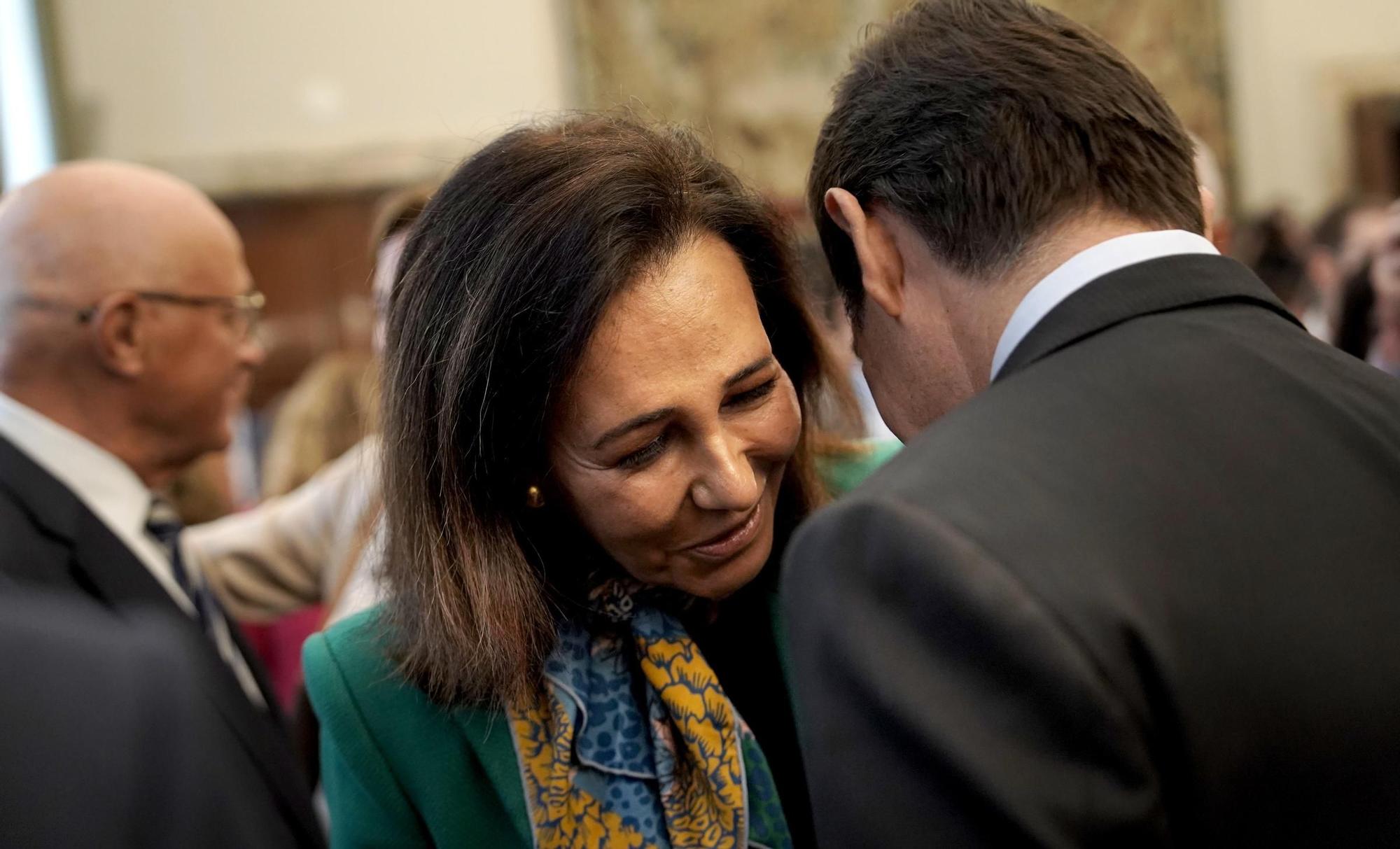 Josep Oliu Creus, presidente de Banco Sabadell, Ana Botín, presidenta del Banco de Santander, y Carlos Torres Vila , presidente del BBVA. José Luis Escrivá durante la toma de posesión como Gobernador del Banco de España.