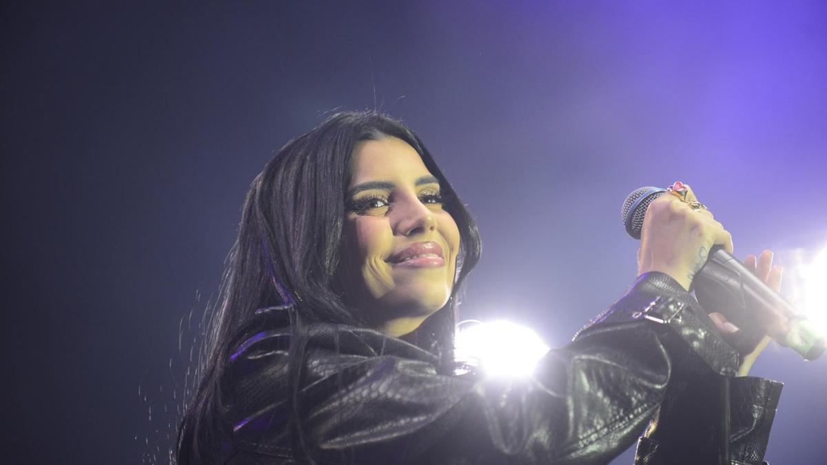 Naiara durante su concierto en la plaza del Pilar de Zaragoza.