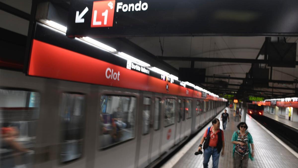 Imagen de archivo de la L1 del metro de Barcelona.