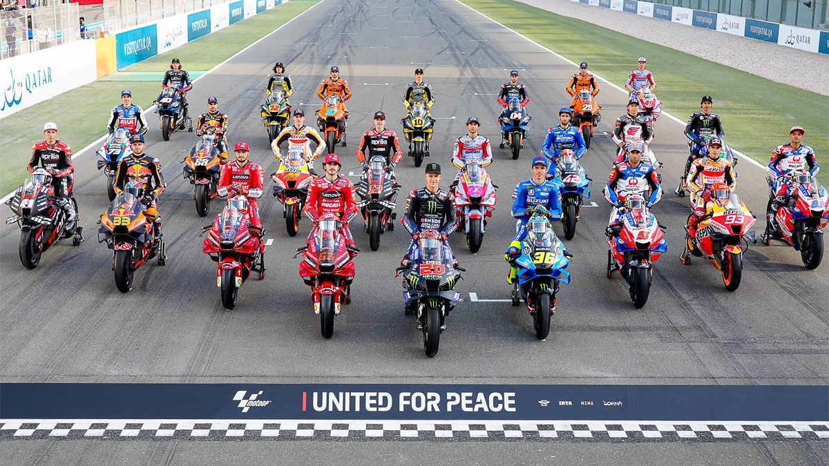 La parrilla de MotoGP 2022, al completo, bajo el lema: &quot;Unidos por la Paz&quot;
