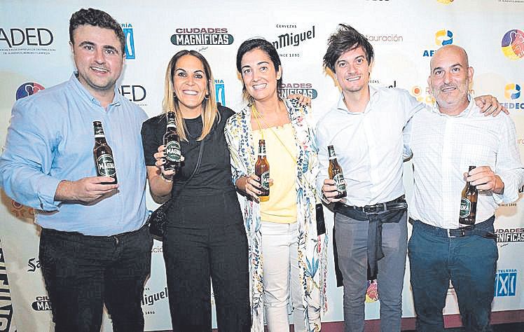 Equipo Cervezas San Miguel España: Miguel Ángel Rodríguez, Merche Valdés, Lorena Martín, Javier Vilar-Sancho e Iván Navarro.