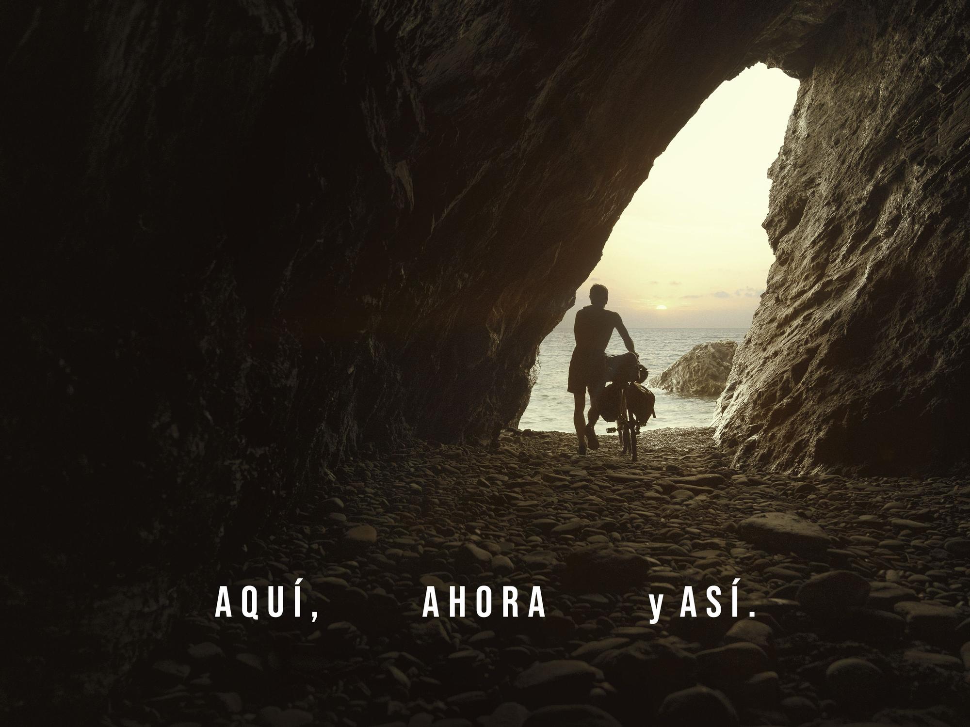 ‘Aquí, ahora y así’, la nueva campaña de Estrella Damm