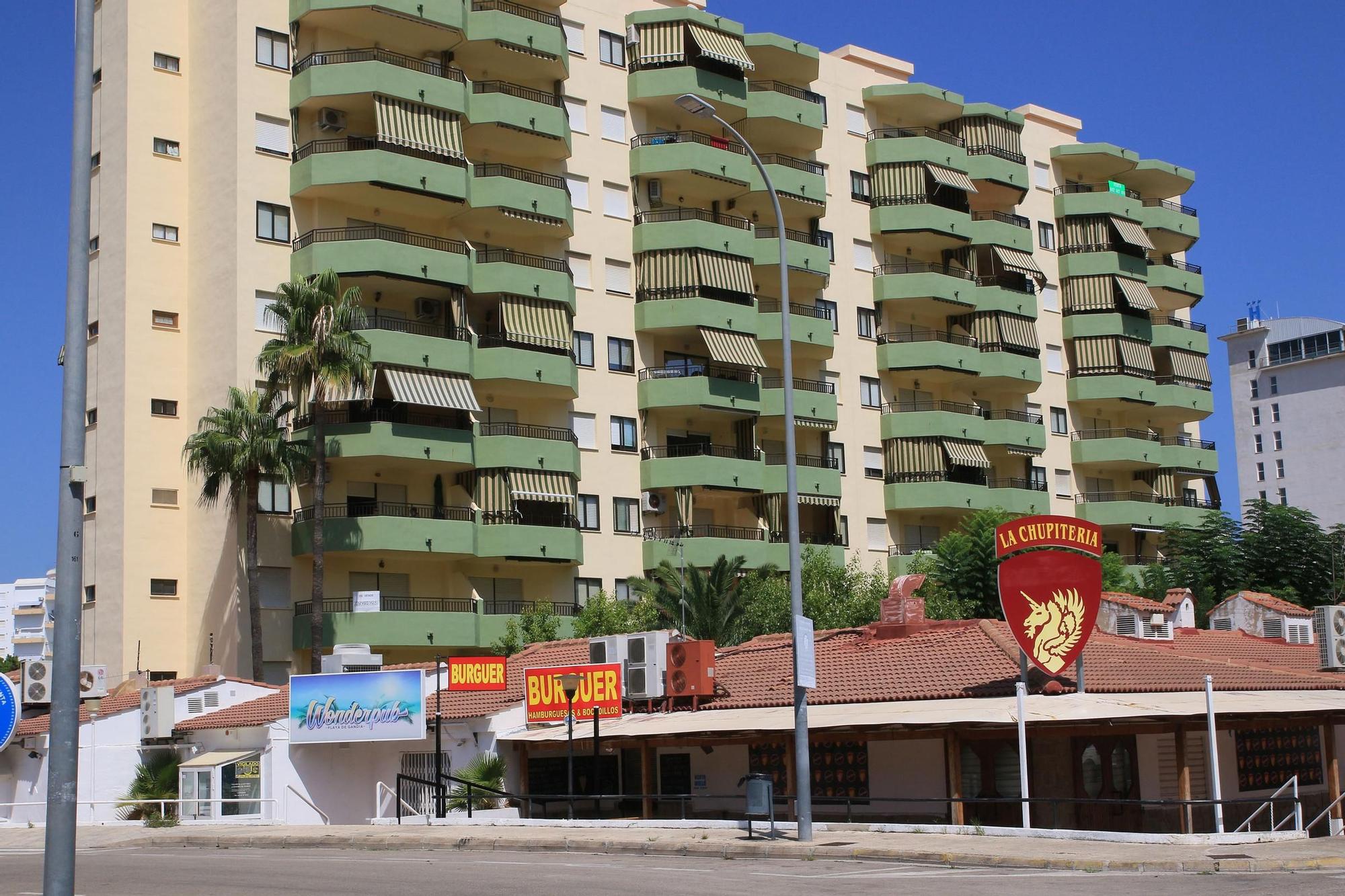 La decadencia la plaza del ocio de la playa de Gandia