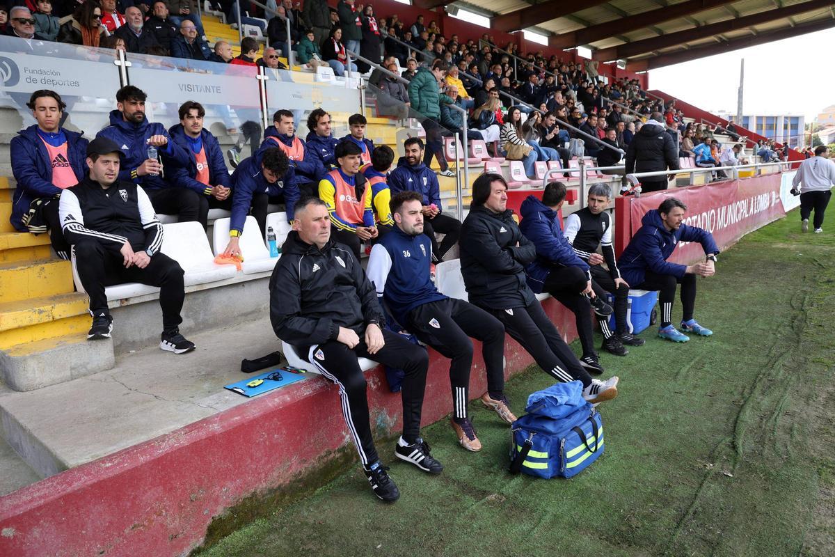 Las imágenes del duelo trascendental entre el Arosa y el Compostela Las imágenes del duelo trascendental entre el Arosa y el Compostela
