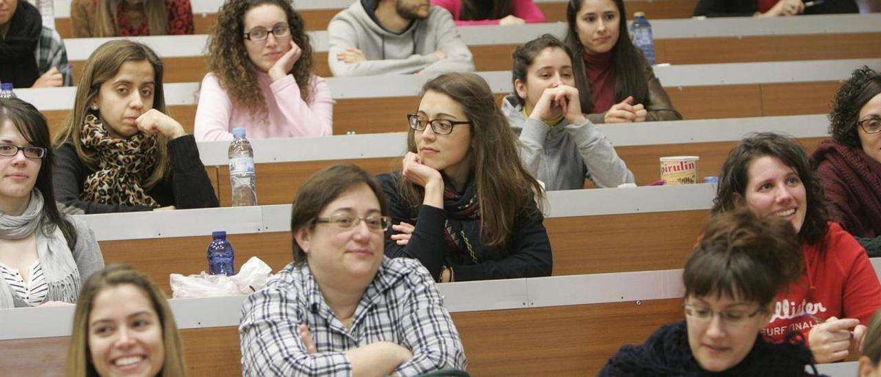 Imagen de archivo de un examen MIR en Santiago.