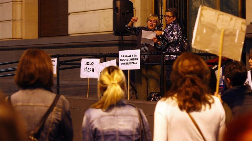 Cacerolada contra las agresiones sexistas en la Plaza España