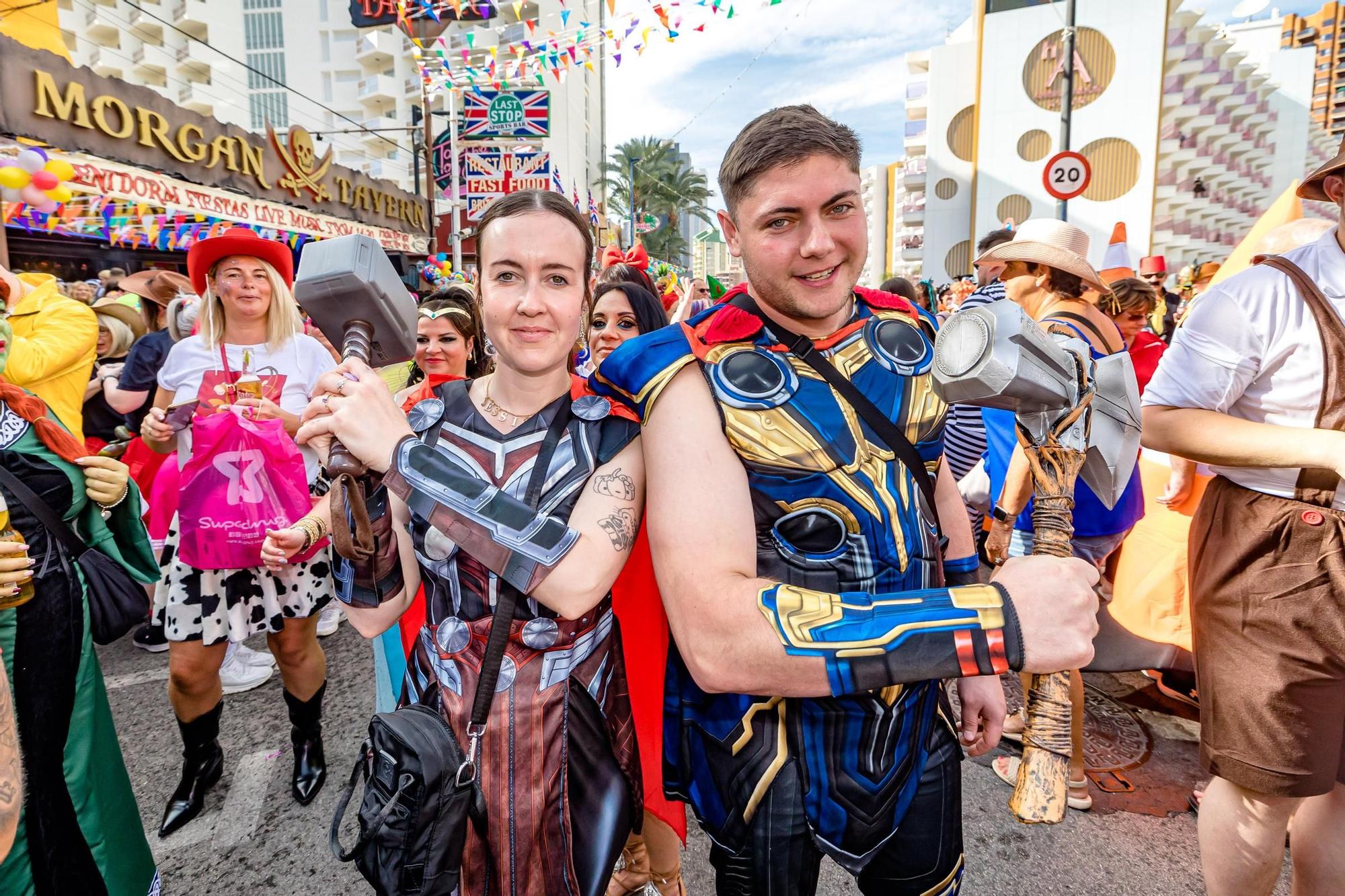 Así celebran los británicos la Fancy Dress Party 2023 en Benidorm